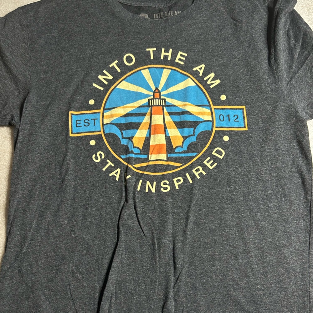 Into the am stay inspired shirt size medium